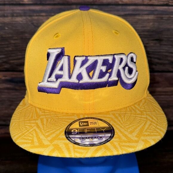 New Era Los Angeles Lakers 9Fifty SnapBack Cap - Picture 2 of 8